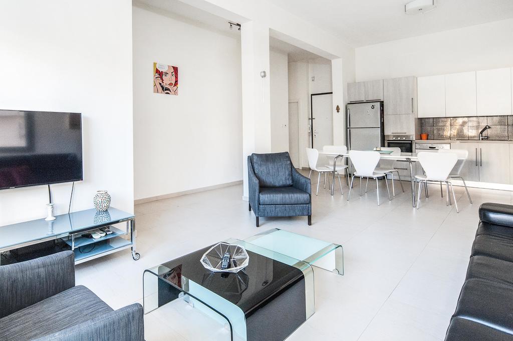 Lovely 1Bd W/ Private Balcony By Sea N' Rent Tel Aviv Eksteriør billede