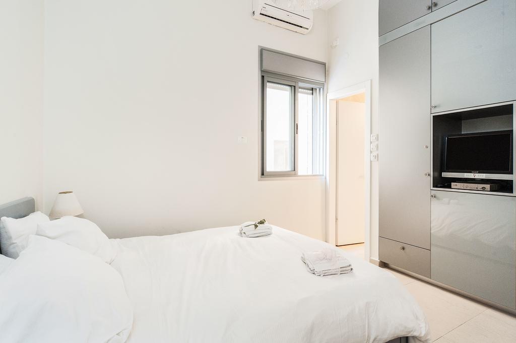 Lovely 1Bd W/ Private Balcony By Sea N' Rent Tel Aviv Eksteriør billede