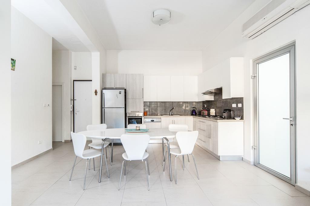 Lovely 1Bd W/ Private Balcony By Sea N' Rent Tel Aviv Eksteriør billede