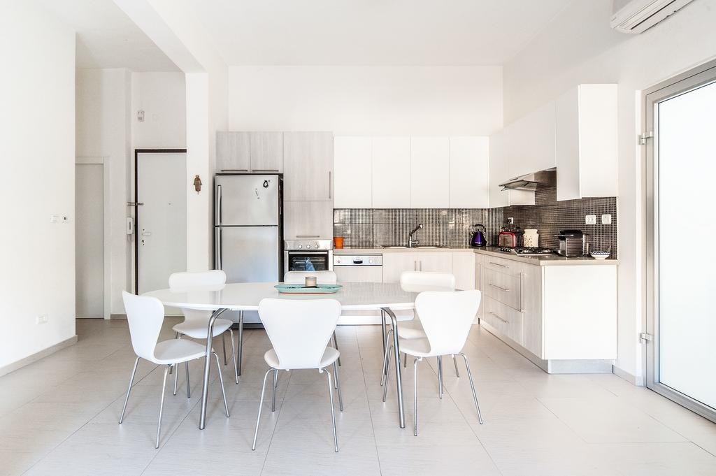 Lovely 1Bd W/ Private Balcony By Sea N' Rent Tel Aviv Eksteriør billede
