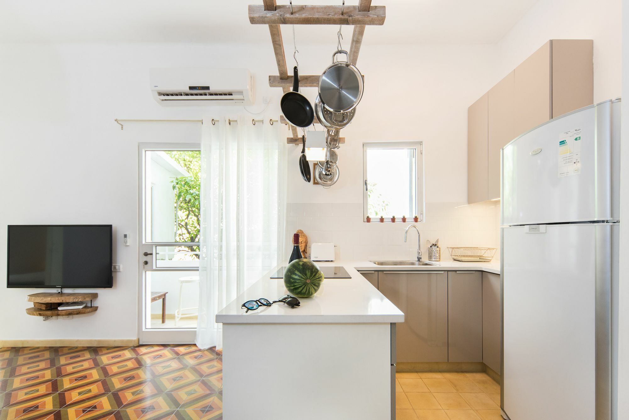 Lovely 1Bd W/ Private Balcony By Sea N' Rent Tel Aviv Eksteriør billede