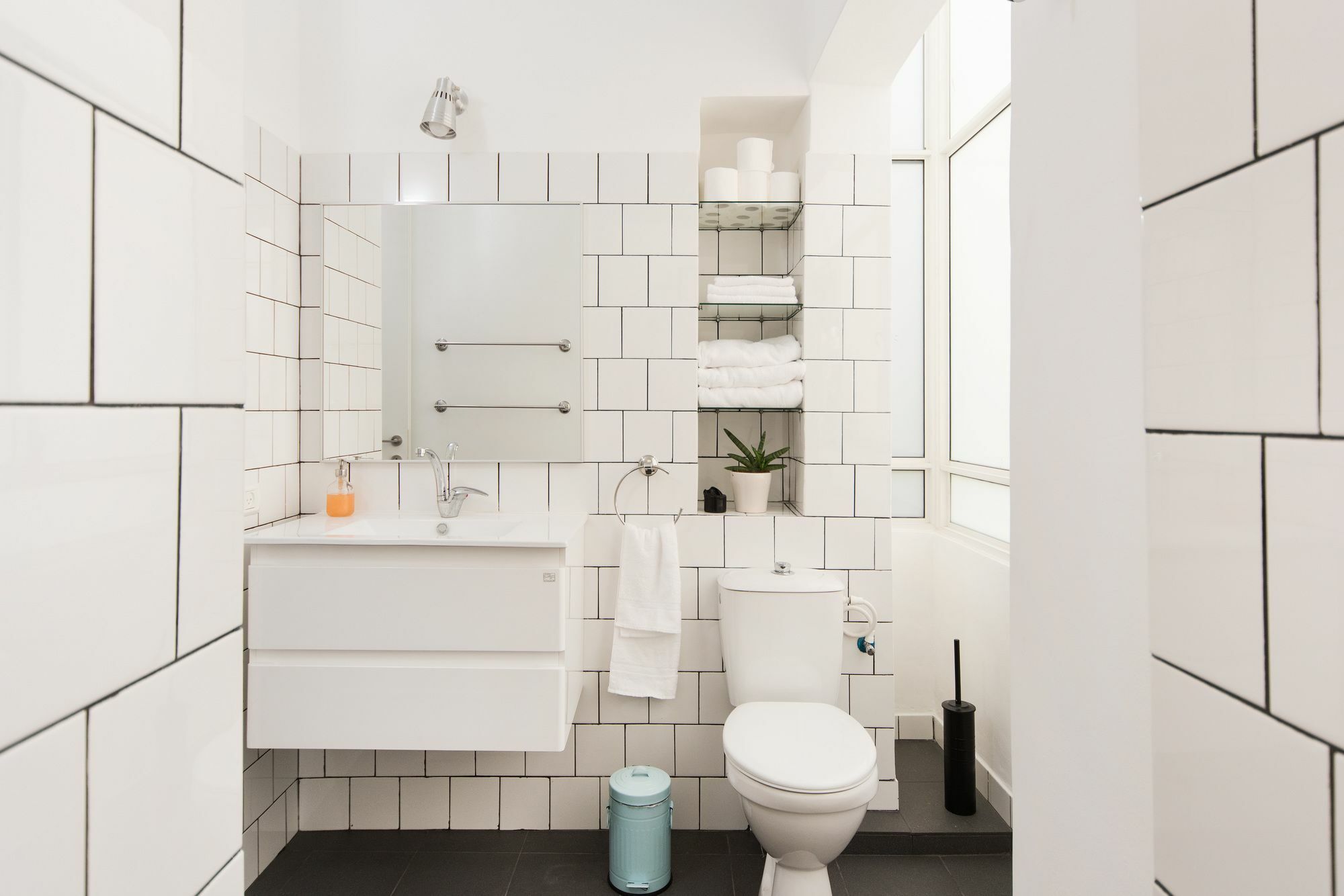 Lovely 1Bd W/ Private Balcony By Sea N' Rent Tel Aviv Eksteriør billede